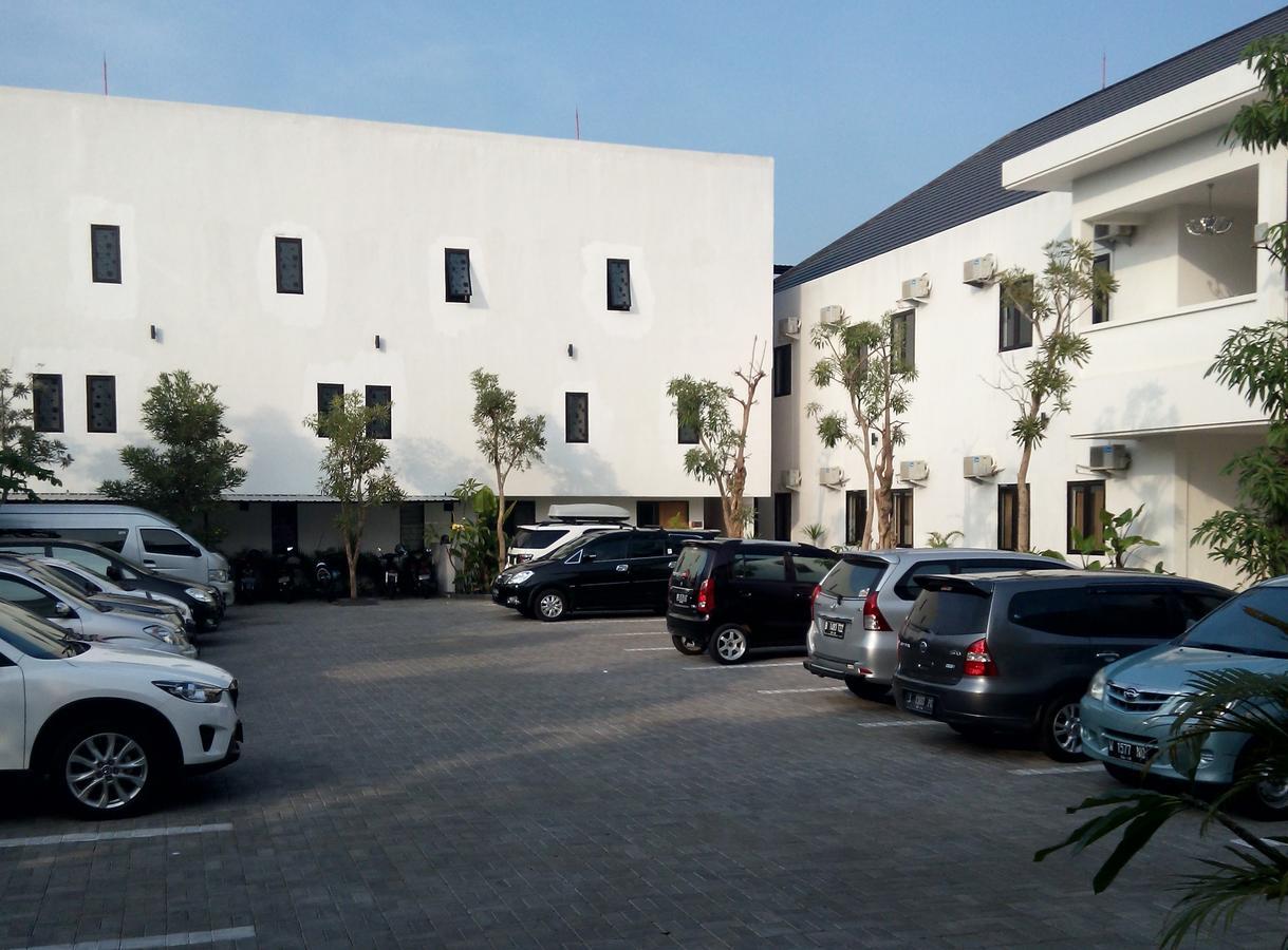 Hotel Transit Pasuruan Exterior foto