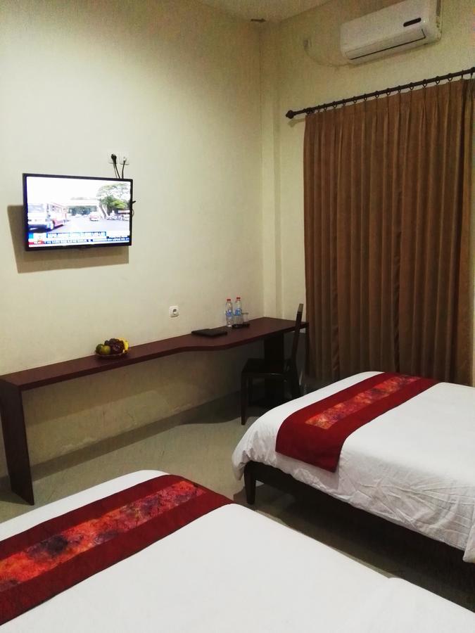Hotel Transit Pasuruan Exterior foto
