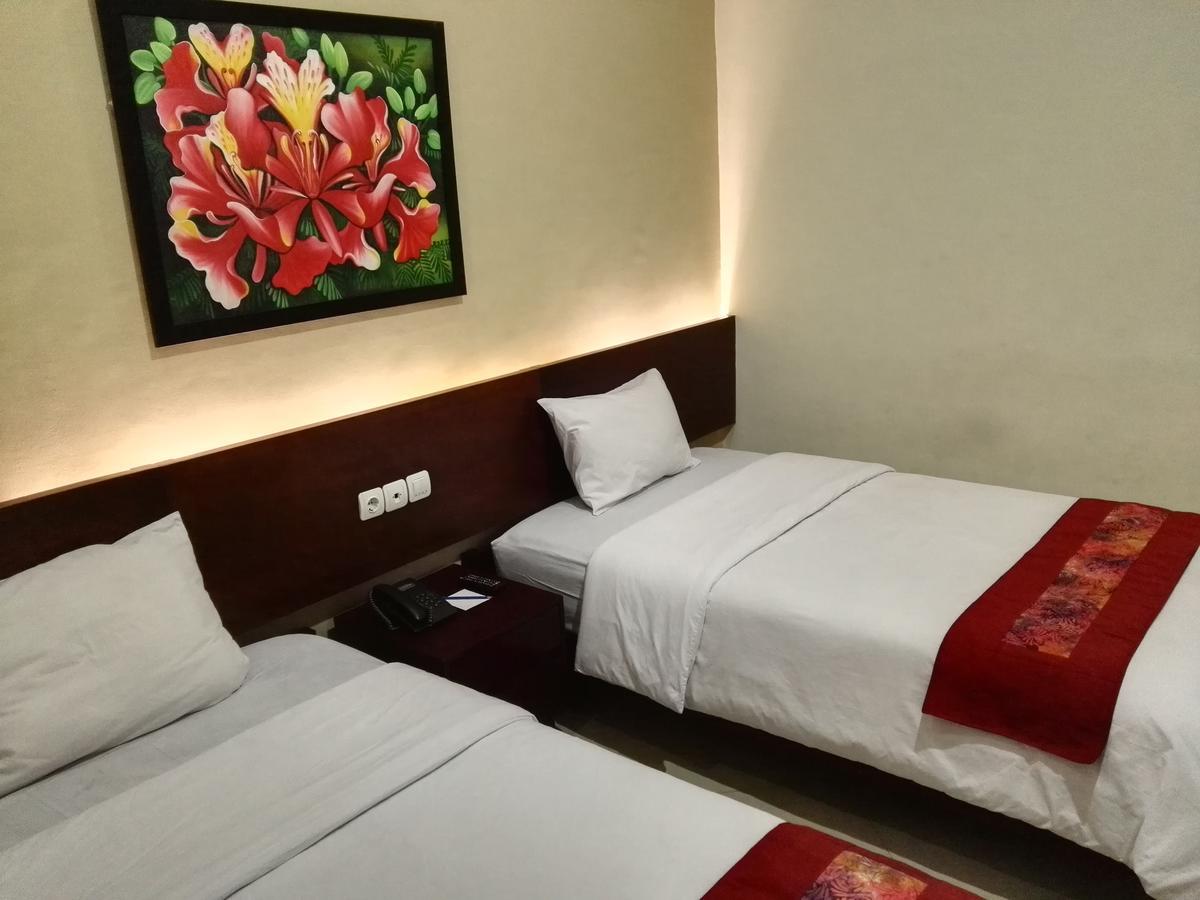 Hotel Transit Pasuruan Exterior foto